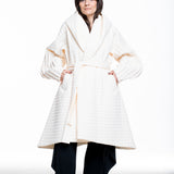 Issey Miyake Damen Mantel PLEATED GRID off-white