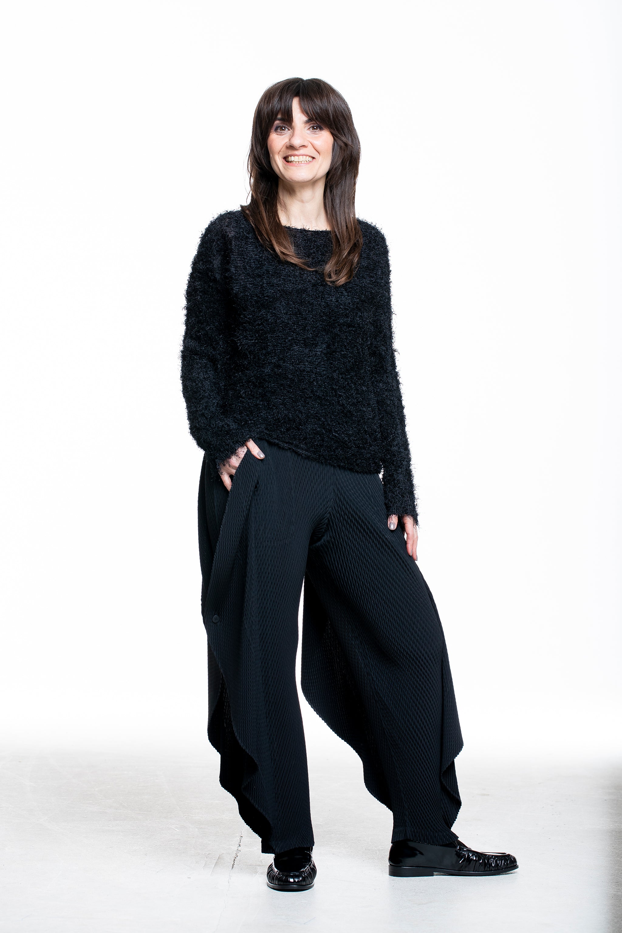 Issey Miyake Damen SHIFTED FUZZY PLEATS Pullover schwarz