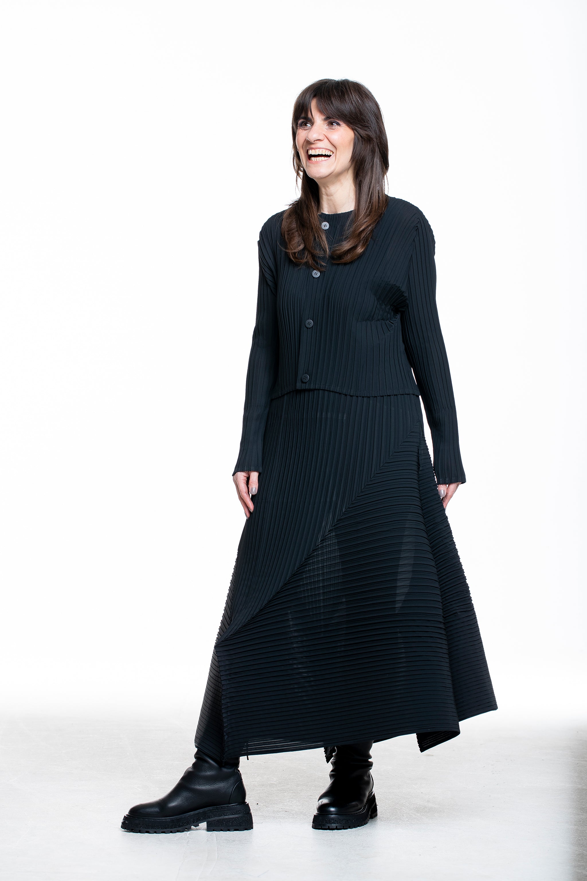 Issey Miyake Damen Plissee Jacke FOLD PLEATS schwarz Seitenansicht