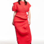 Issey Miyake Damen Asymmetrischer Strick-Rock AS IT IS rot