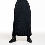 Issey Miyake langer Faltenrock schwarz, Frontansicht