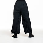 Issey Miyake weite Faltenhose schwarz, Rückansicht