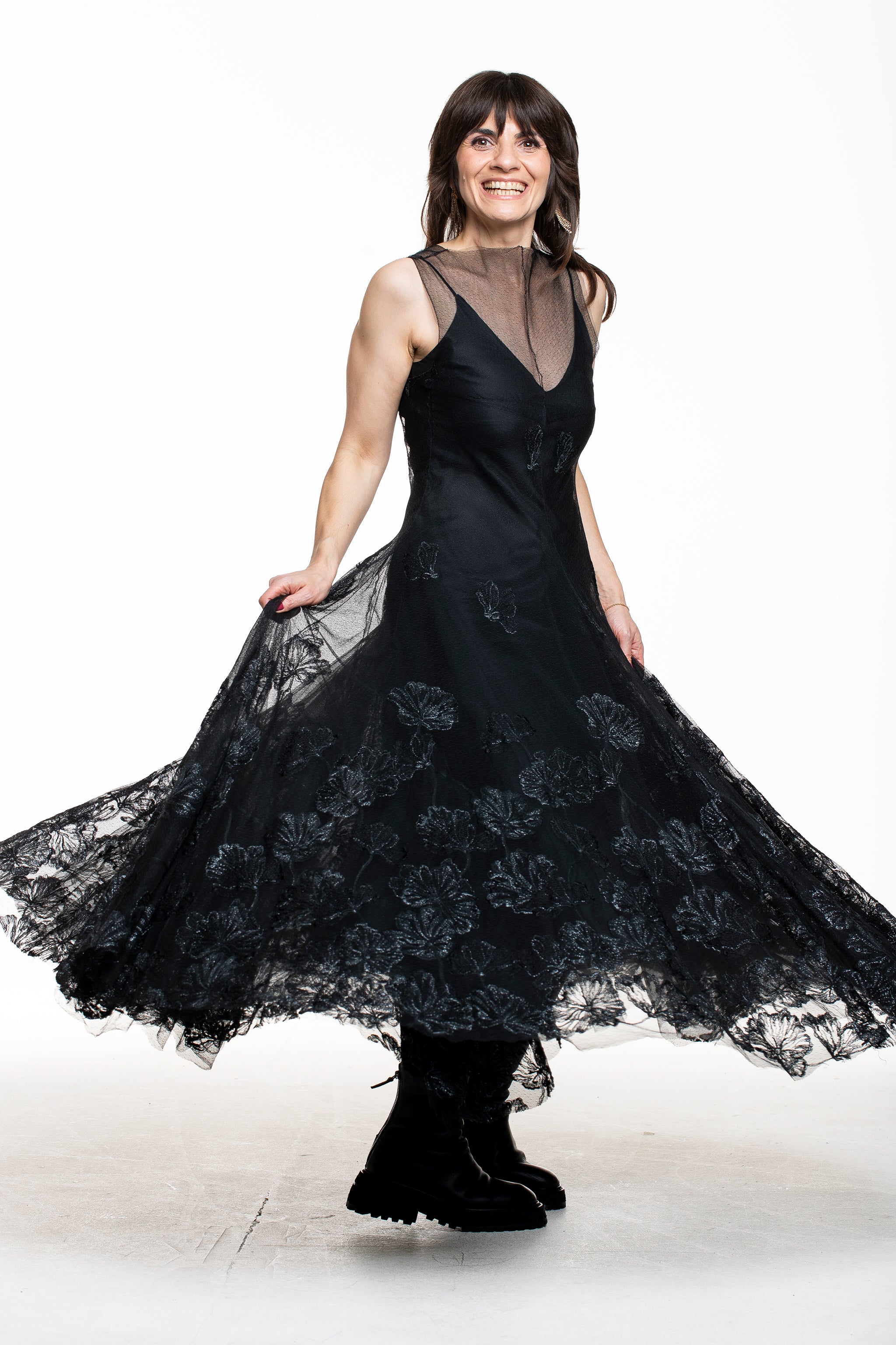 Marc Le Bihan Damen Seiden-Kleid mit Tüll und Spitze schwarz in Bewegung