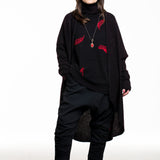Suzusan Damen Kaschmir Cape Cat schwarz‑rot