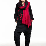 Suzusan Feather Weight Kaschmir Schal schwarz‑rot