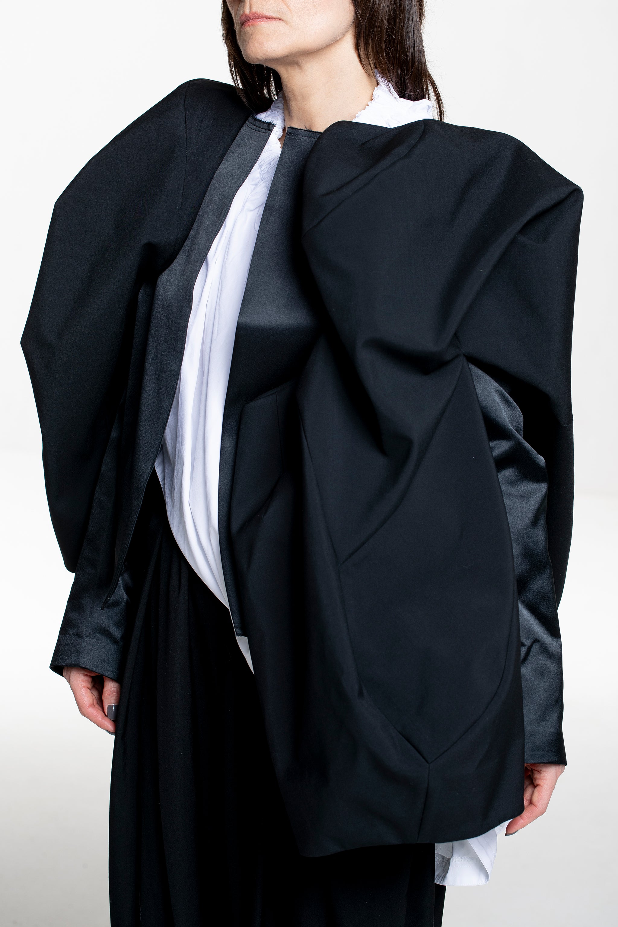 Comme des Garçons Damen Jacke schwarz Detailansicht vorne