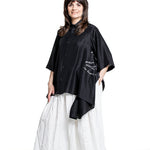 Yohji Yamamoto Damen Seidenbluse mit Print schwarz Seitenansicht