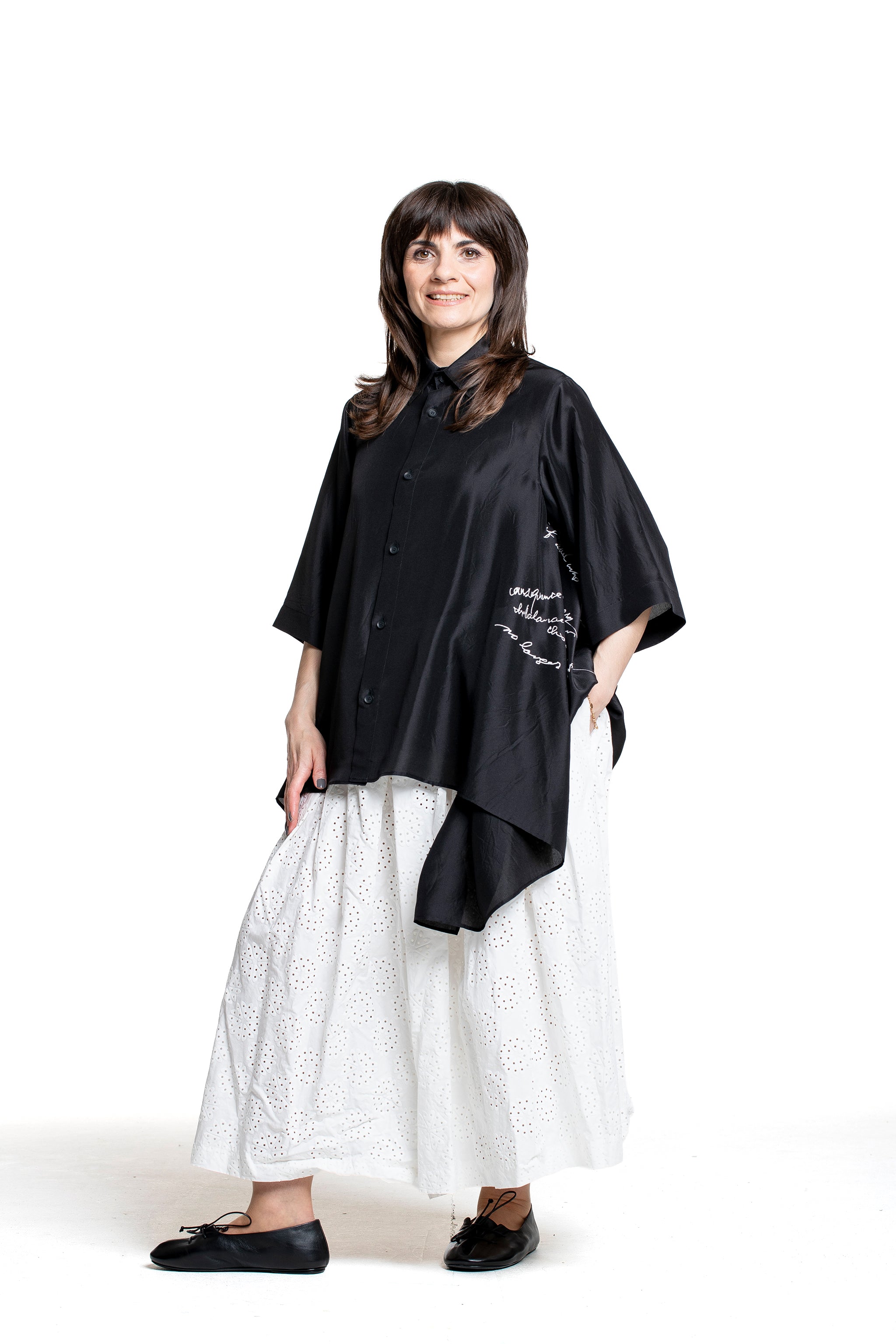 Yohji Yamamoto Damen Seidenbluse mit Print schwarz Seitenansicht