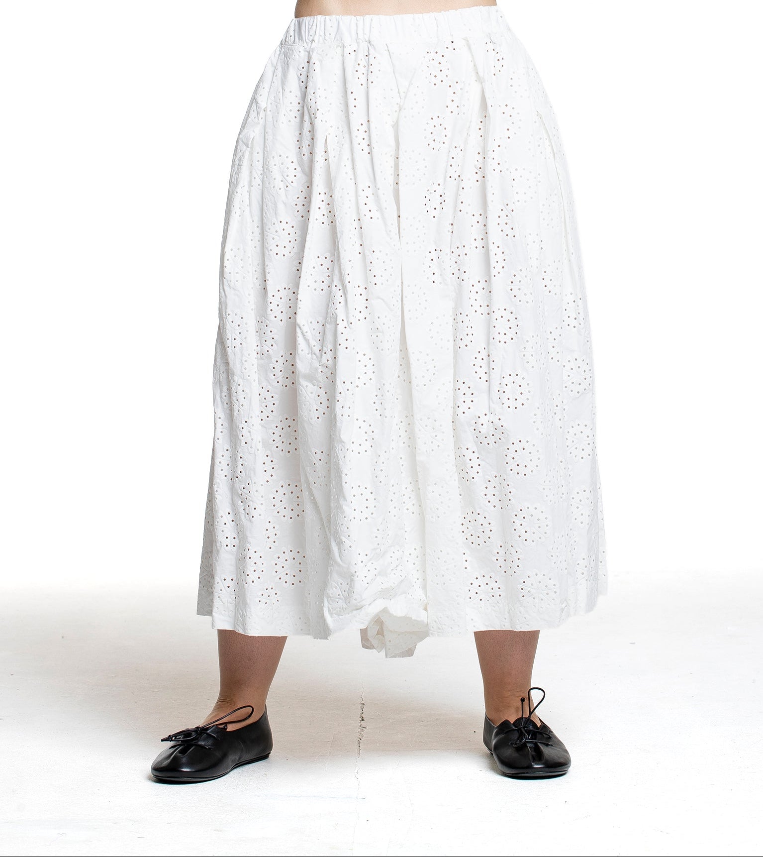 Comme des Garçons Damen Rockhose mit Lochstickerei weiß Vorderansicht