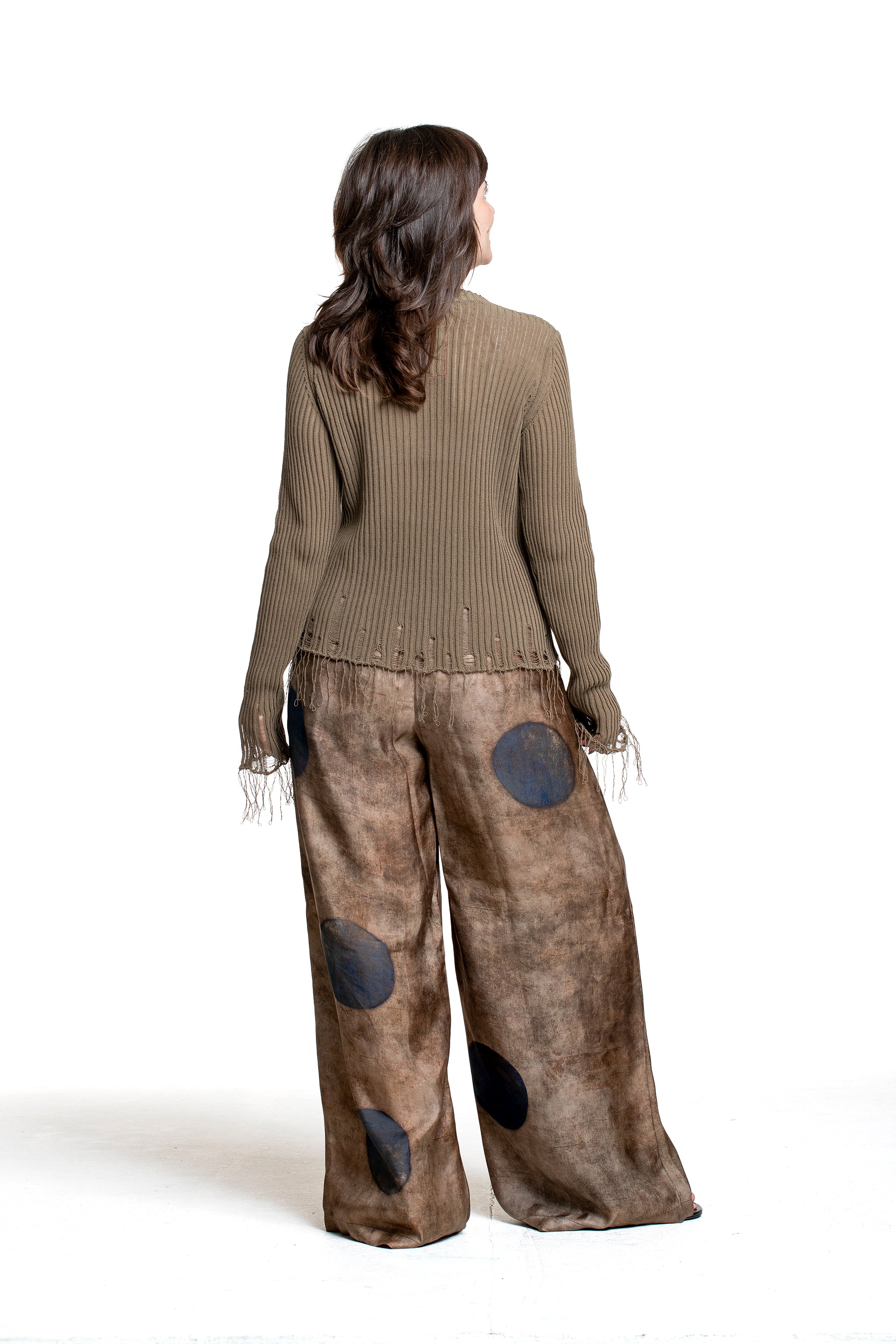 Uma Wang Pansy Pants Brown Blue mit weitem Bein - Look hinten