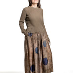 Uma Wang Damen Rock mit Punkten braun/blau Gesamtlook