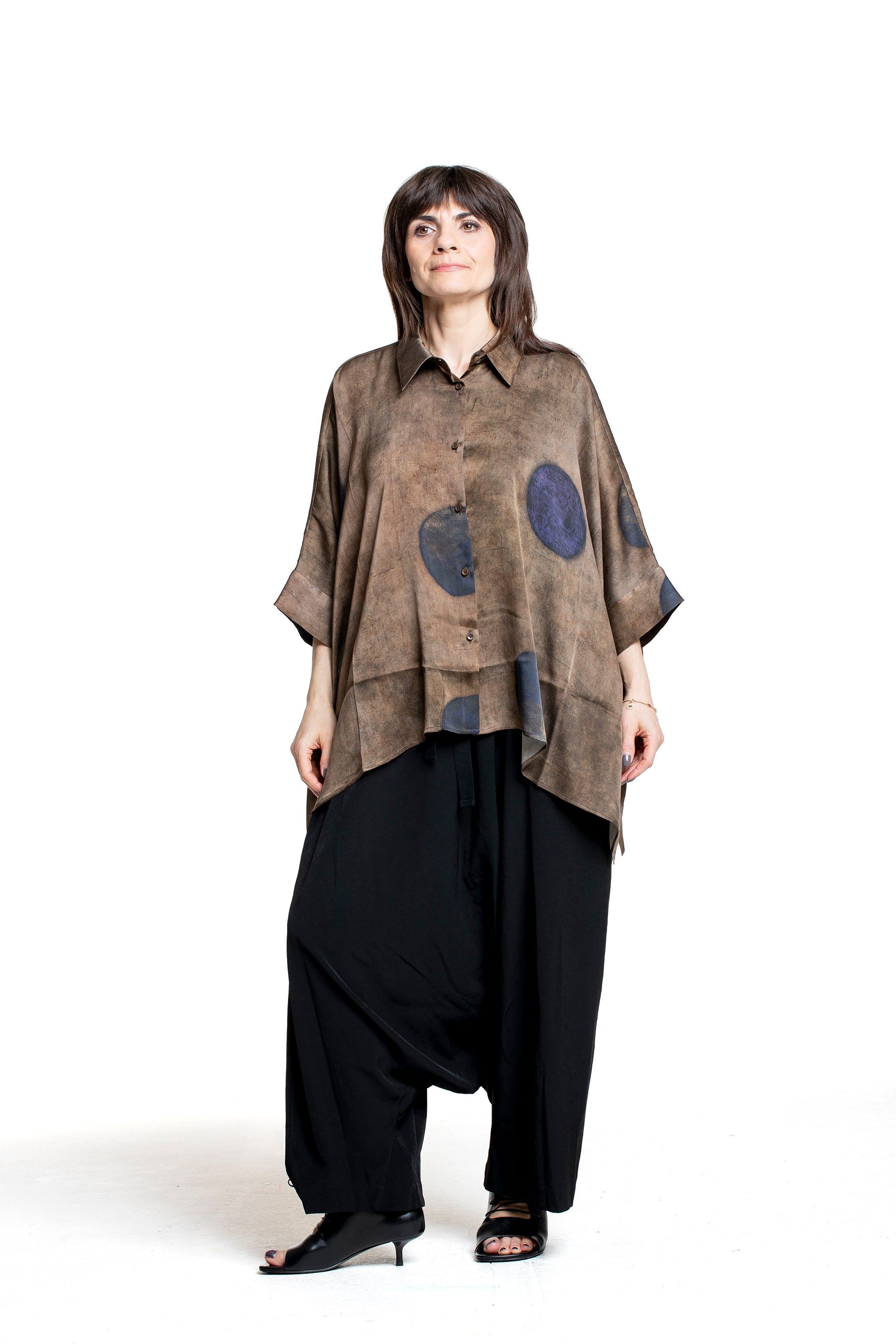 Uma Wang Damen Bluse mit Punkten braun/blau Vorderansicht