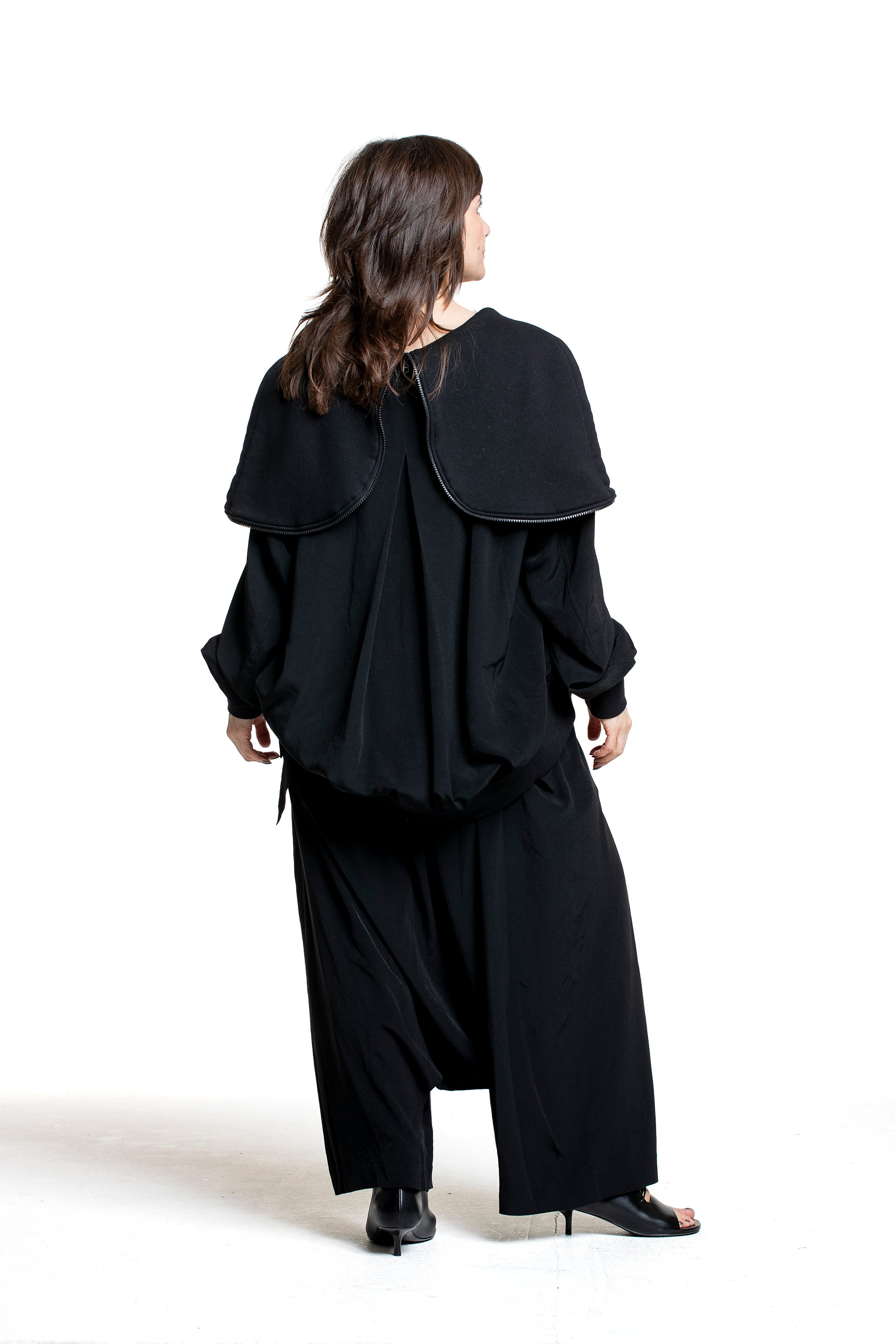 Yohji Yamamoto Damen Bomberjacke mit wandelbarer Kapuze schwarz Rückansicht