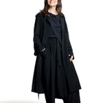 Yohji Yamamoto Damen Wickelmantel mit Gürtel schwarz Vorderansicht