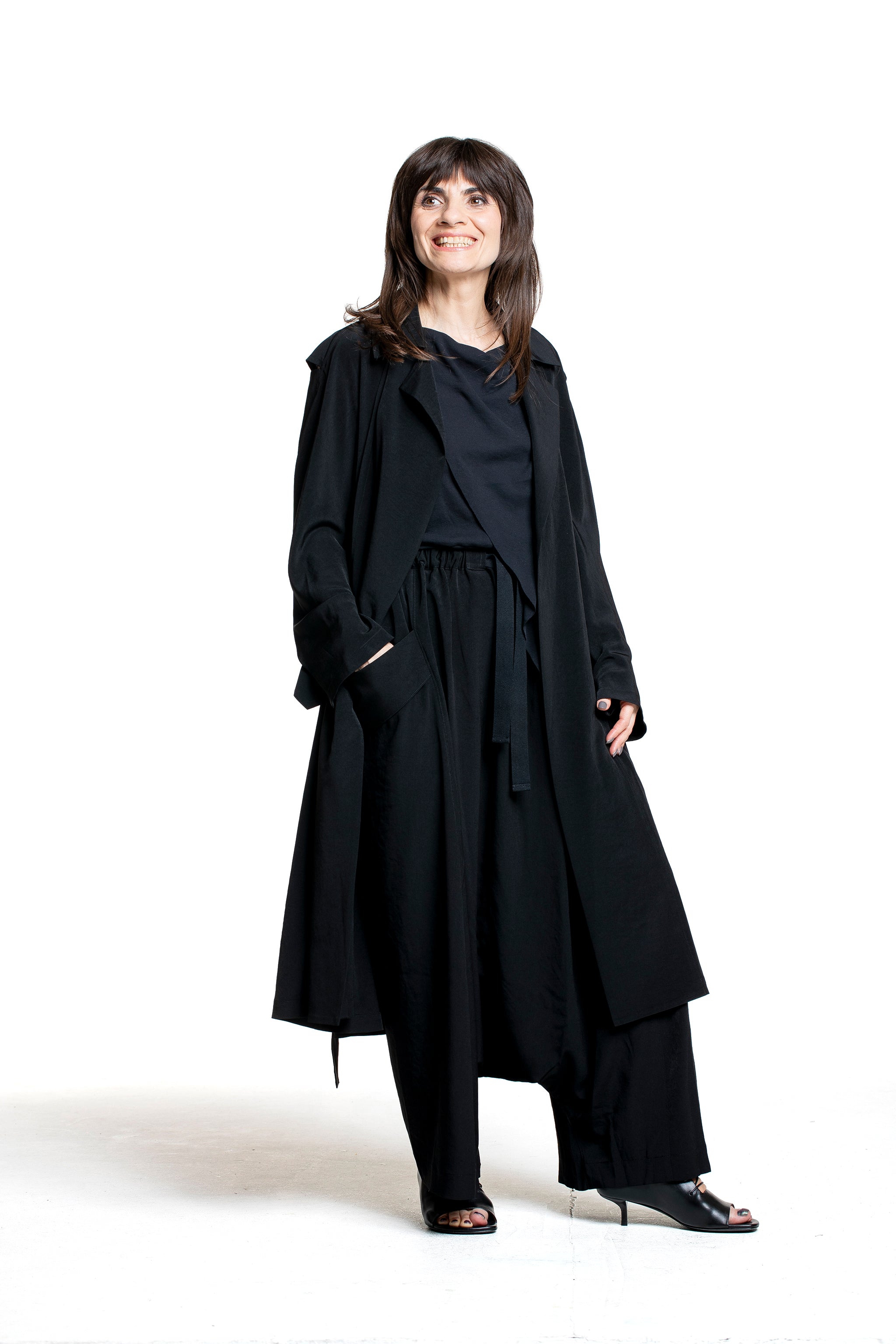 Yohji Yamamoto Damen Wickelmantel mit Gürtel schwarz Vorderansicht