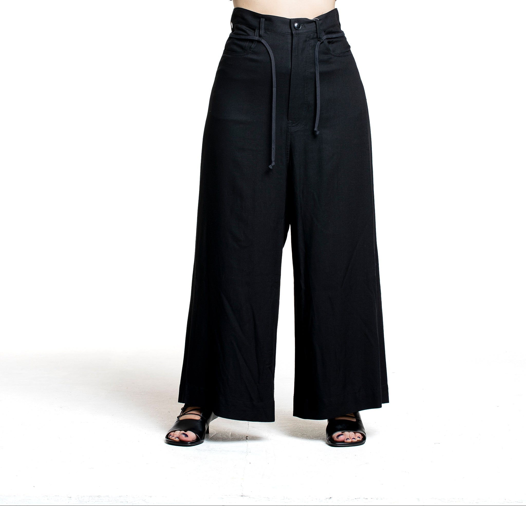 Yohji Yamamoto Damen weite Hose mit Bindebändern schwarz Vorderansich