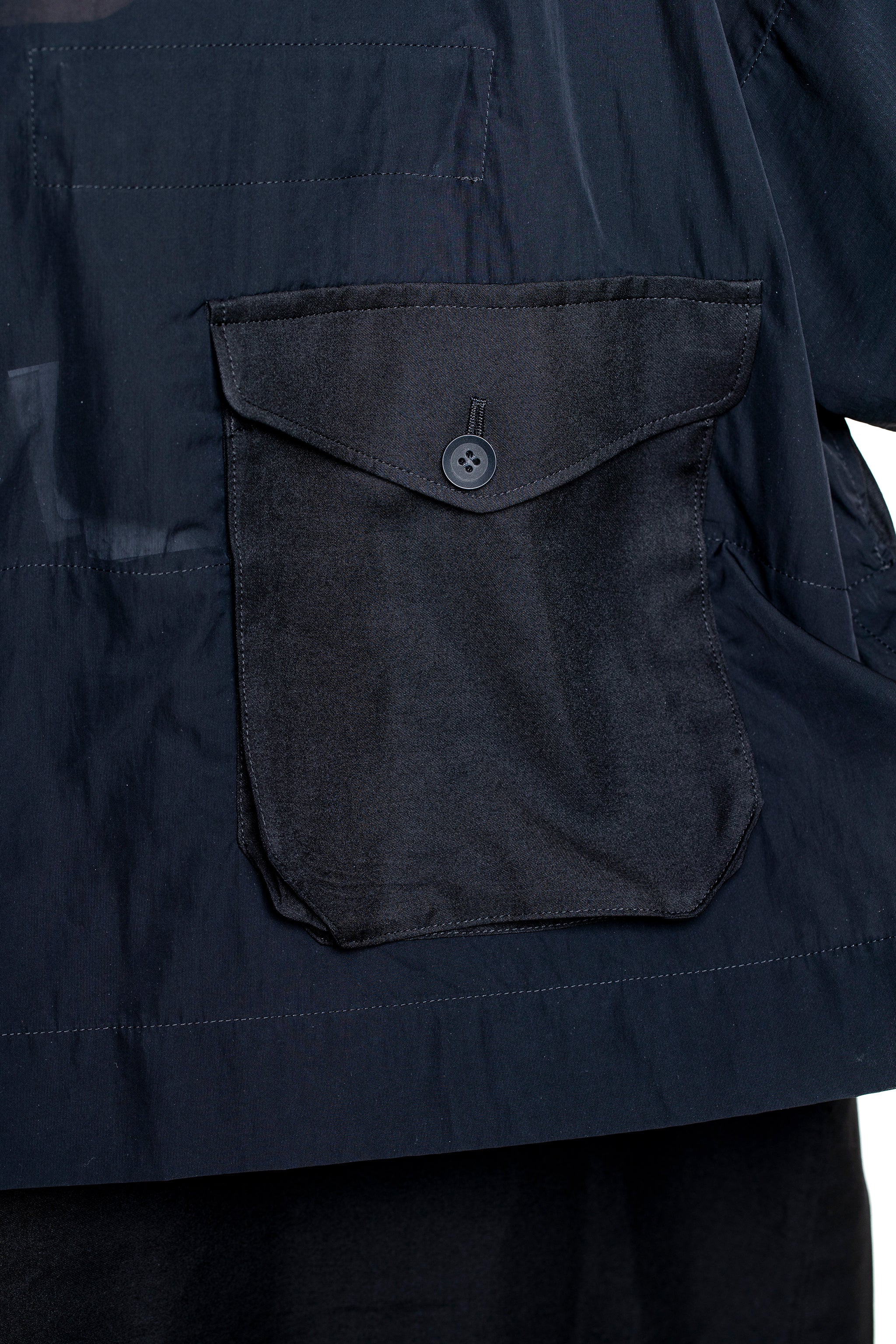Yohji Yamamoto Damen Mantel mit Außentaschen schwarz Detail