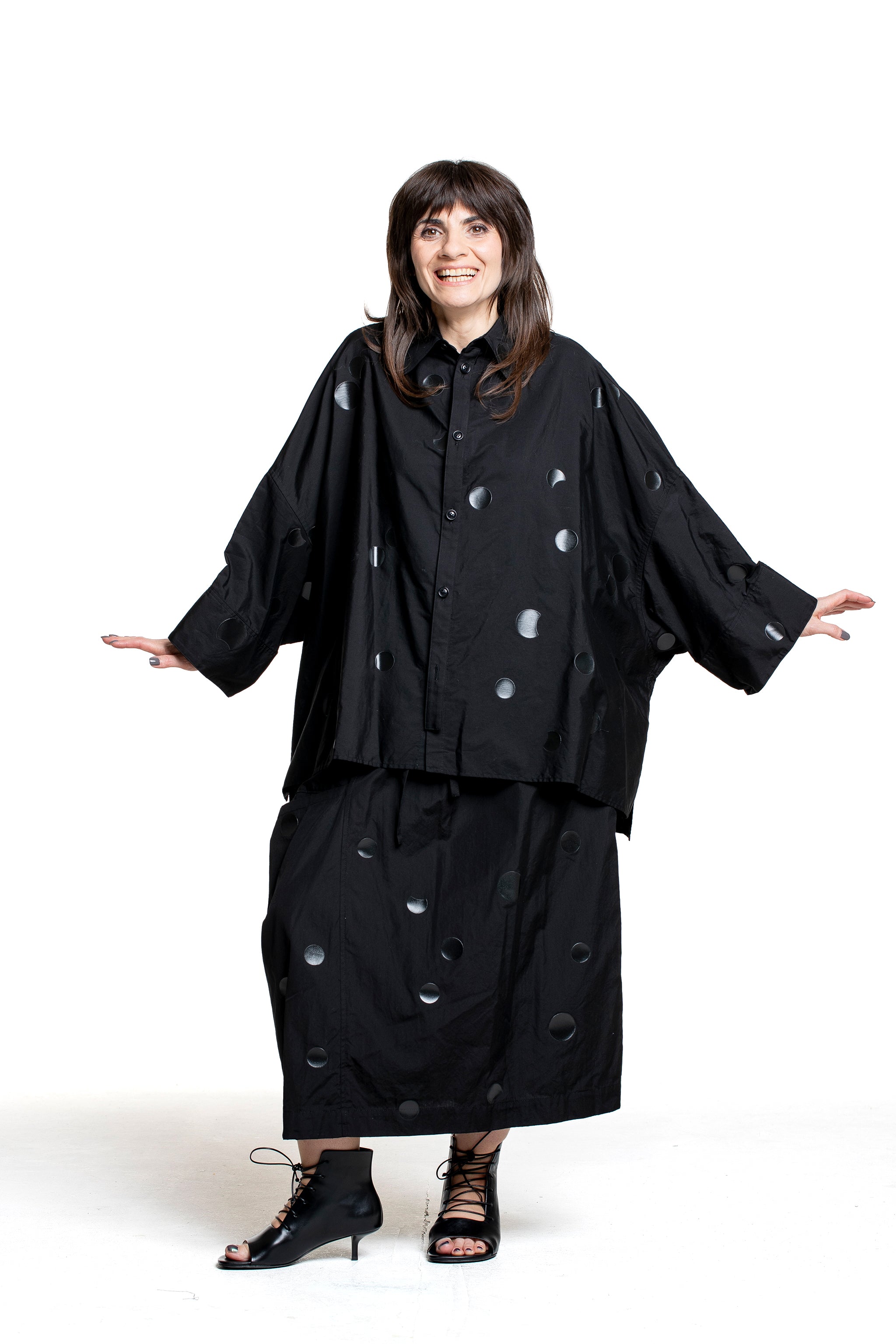 Y’s Yohji Yamamoto Damen Bluse mit Punktprint schwarz Bewegung