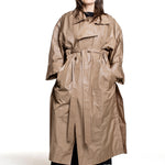 Issey Miyake Damen Avantgarde Mantel AERIAL STEEL beige Vorderansicht