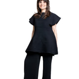 Issey Miyake Damen Avantgarde Top CORRUGATED KNIT schwarz Vorderansicht