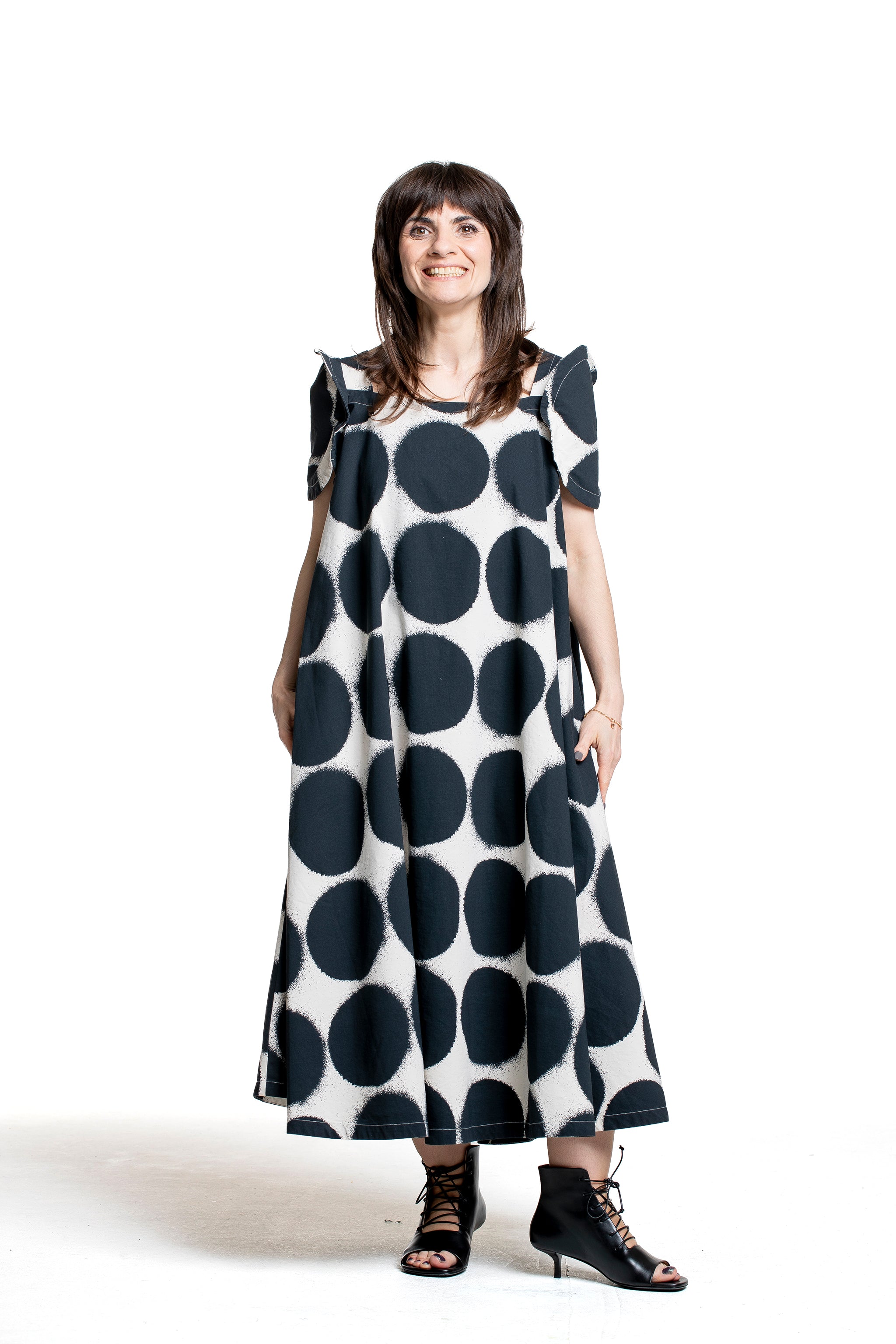 Rundholz Damen Midikleid Punkte Print schwarz-weiß Frontansicht