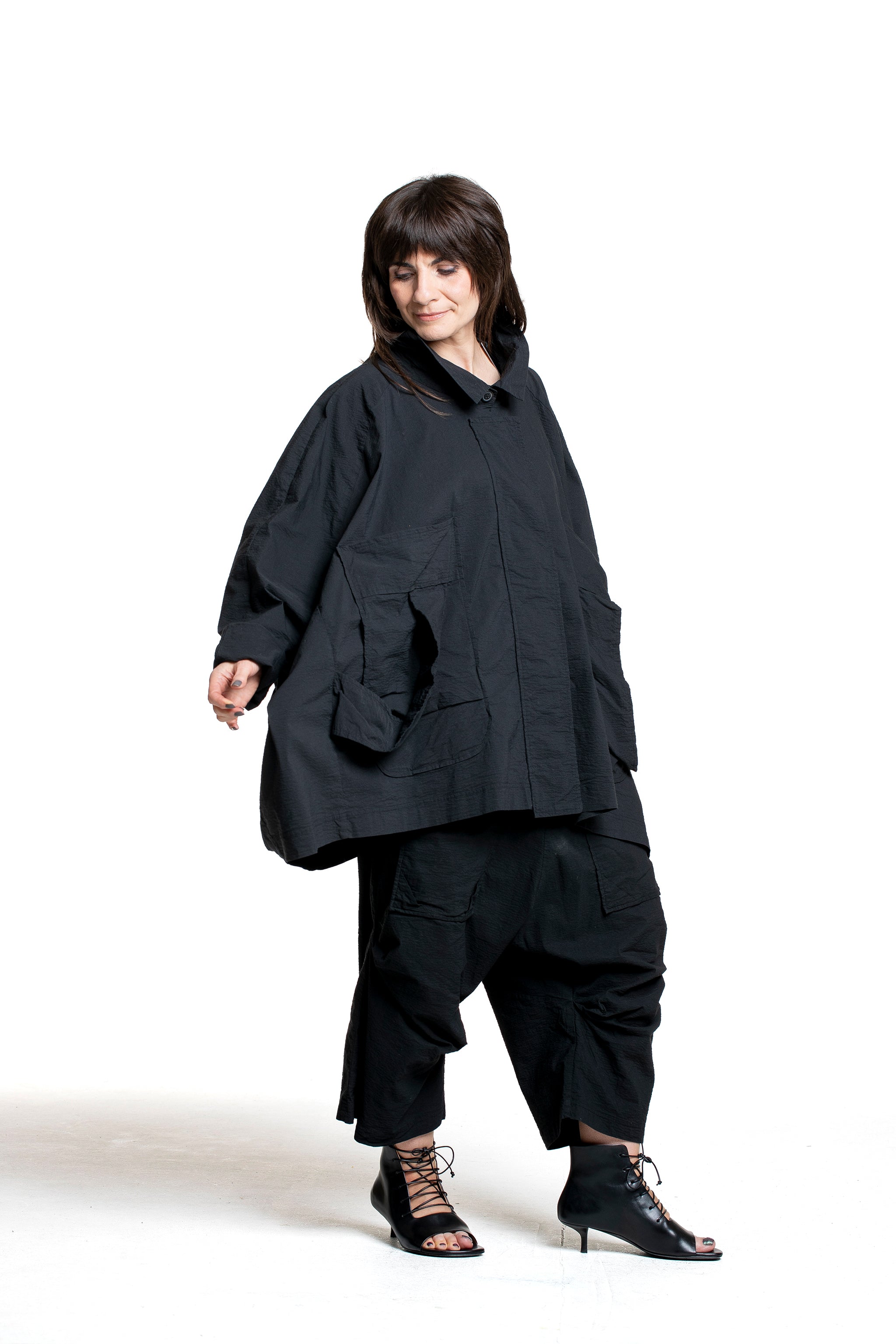 Rundholz Damen Oversize Jacke schwarz Schrägansicht