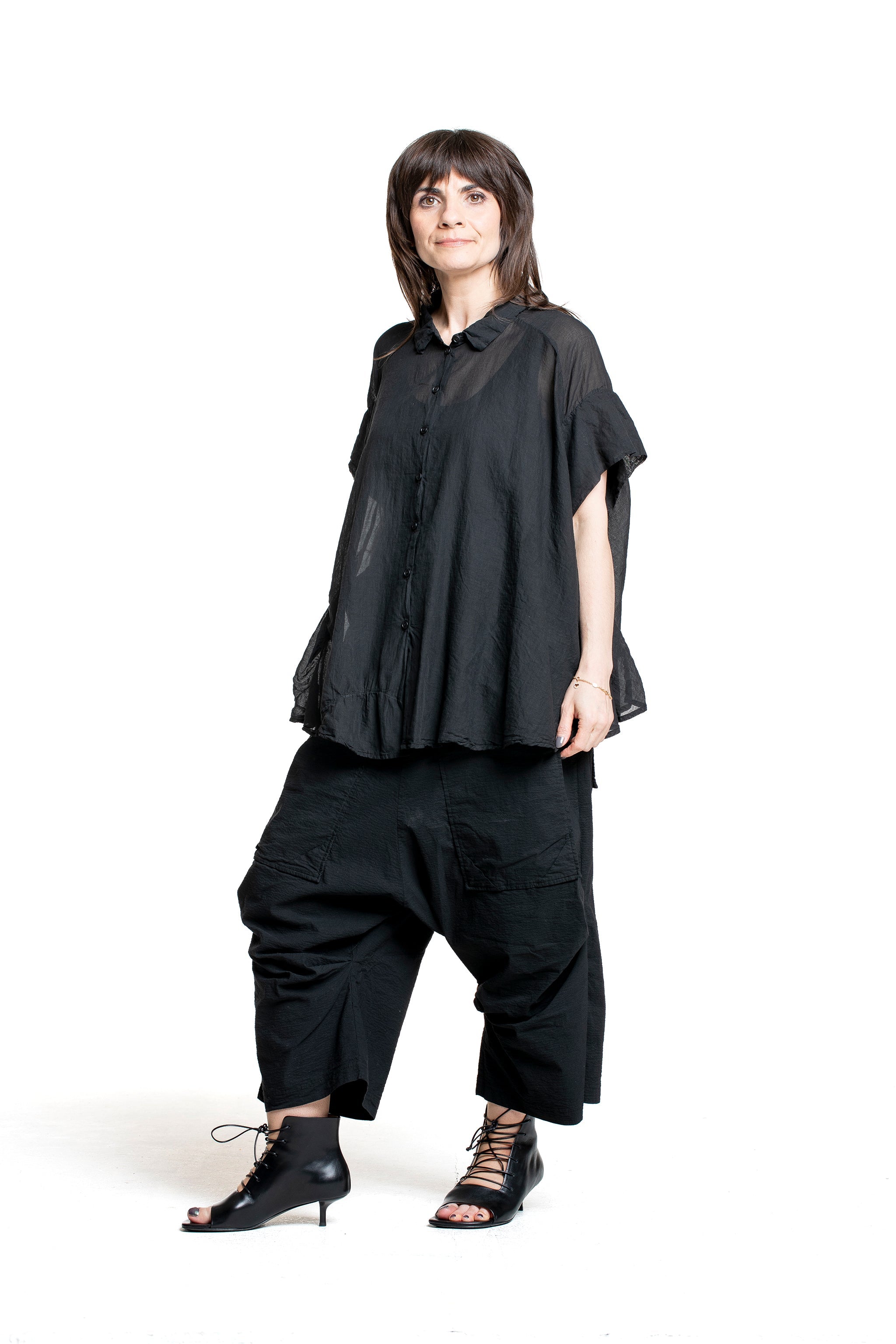 Rundholz Damen Kurzarm Bluse schwarz Schrägansicht