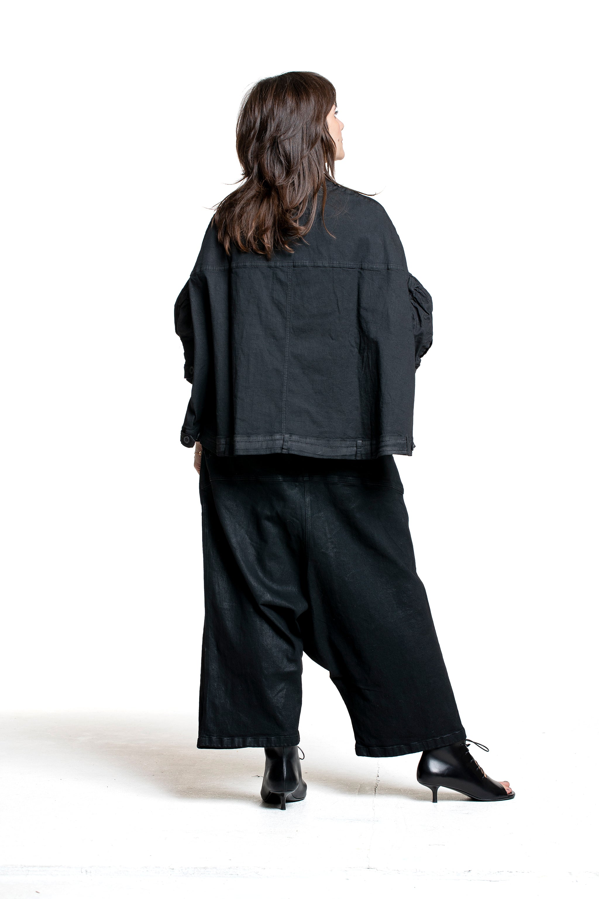 Rundholz DIP Damen Jacke schwarz glänzend Rückansicht