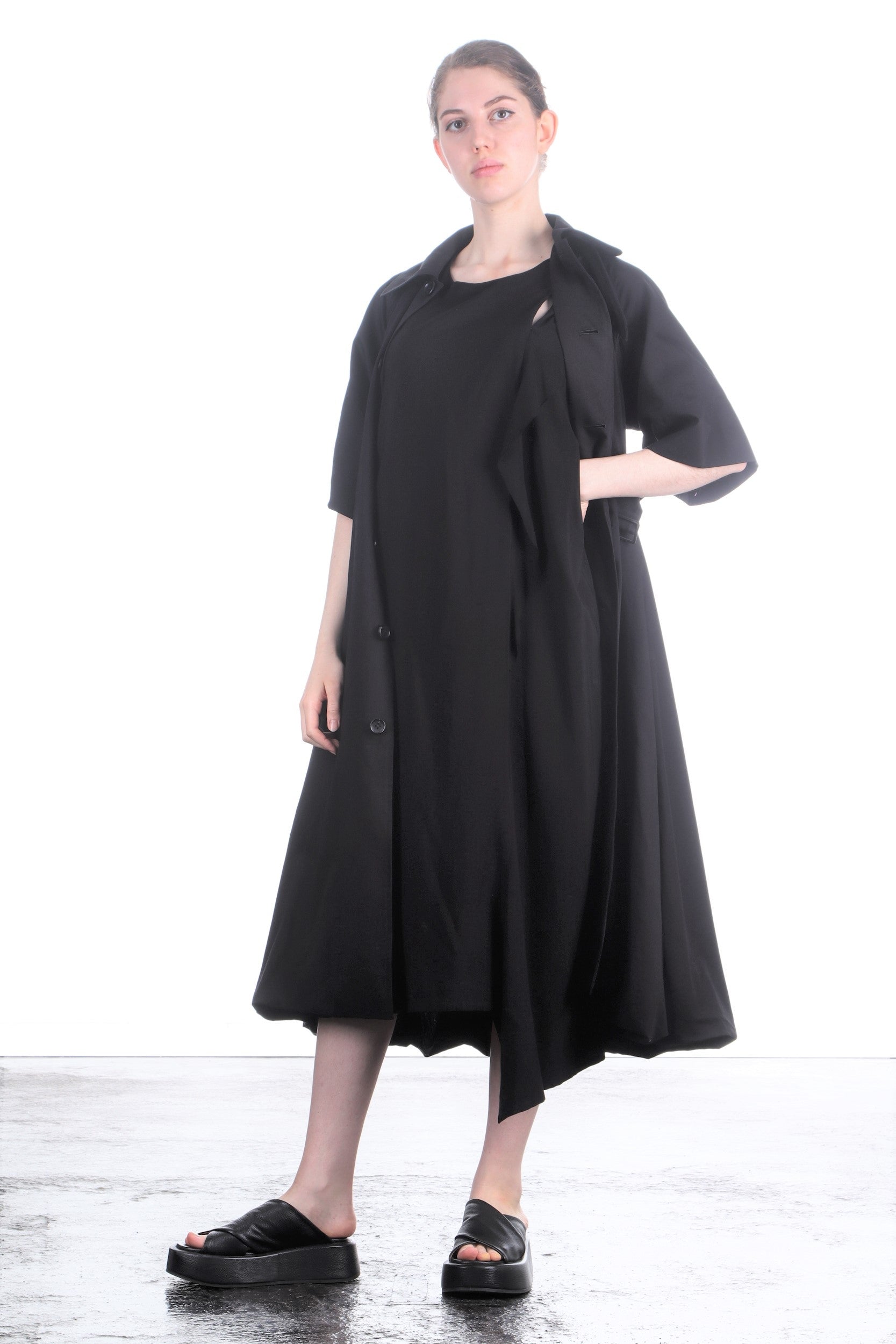 Yohji Yamamoto Damen Mantel aus fließendem Twill schwarz