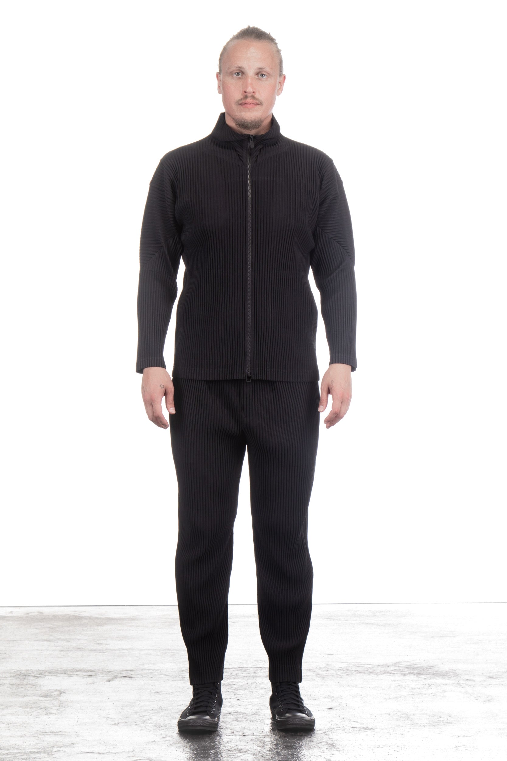 Homme Plissé Issey Miyake Herren Blouson mit Reißverschluss schwarz
