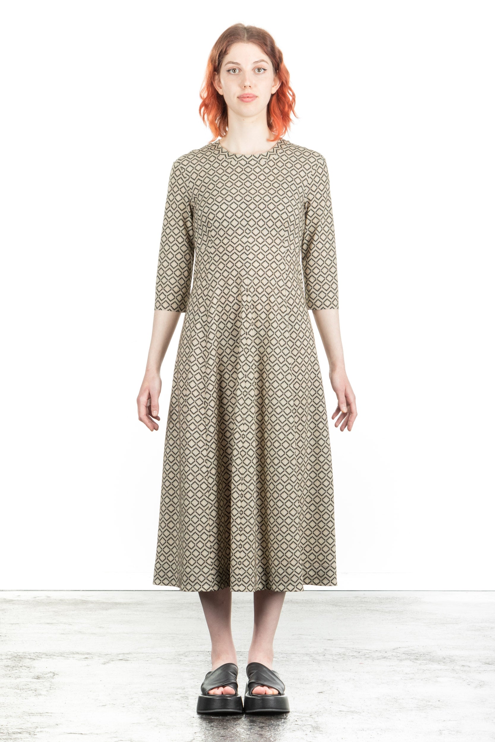 Schella Kann 2 Damen Midi Kleid ausgestellt beige schwarz grafisch