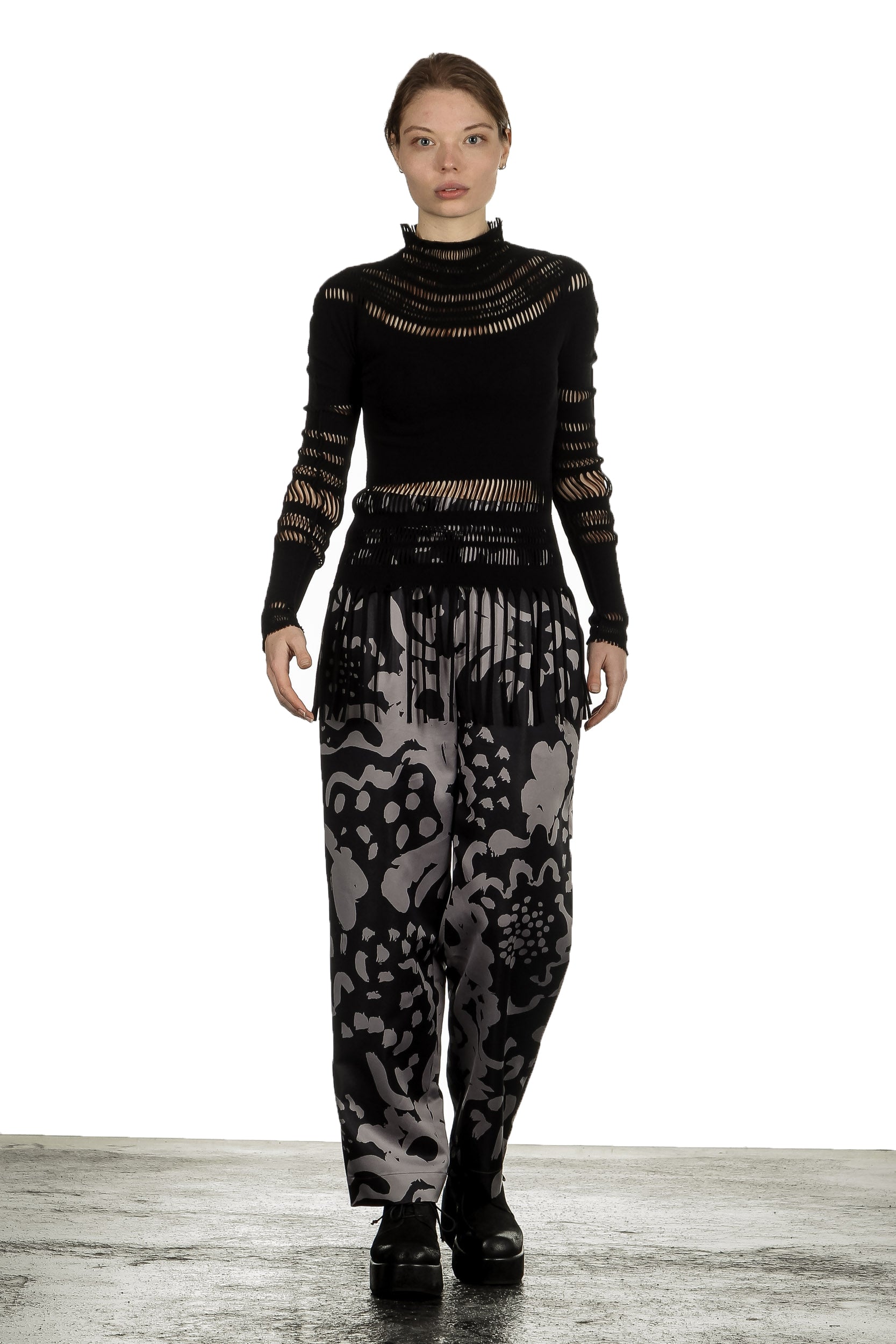 Issey Miyake Damen Rollkragen Shirt mit Fransen schwarz
