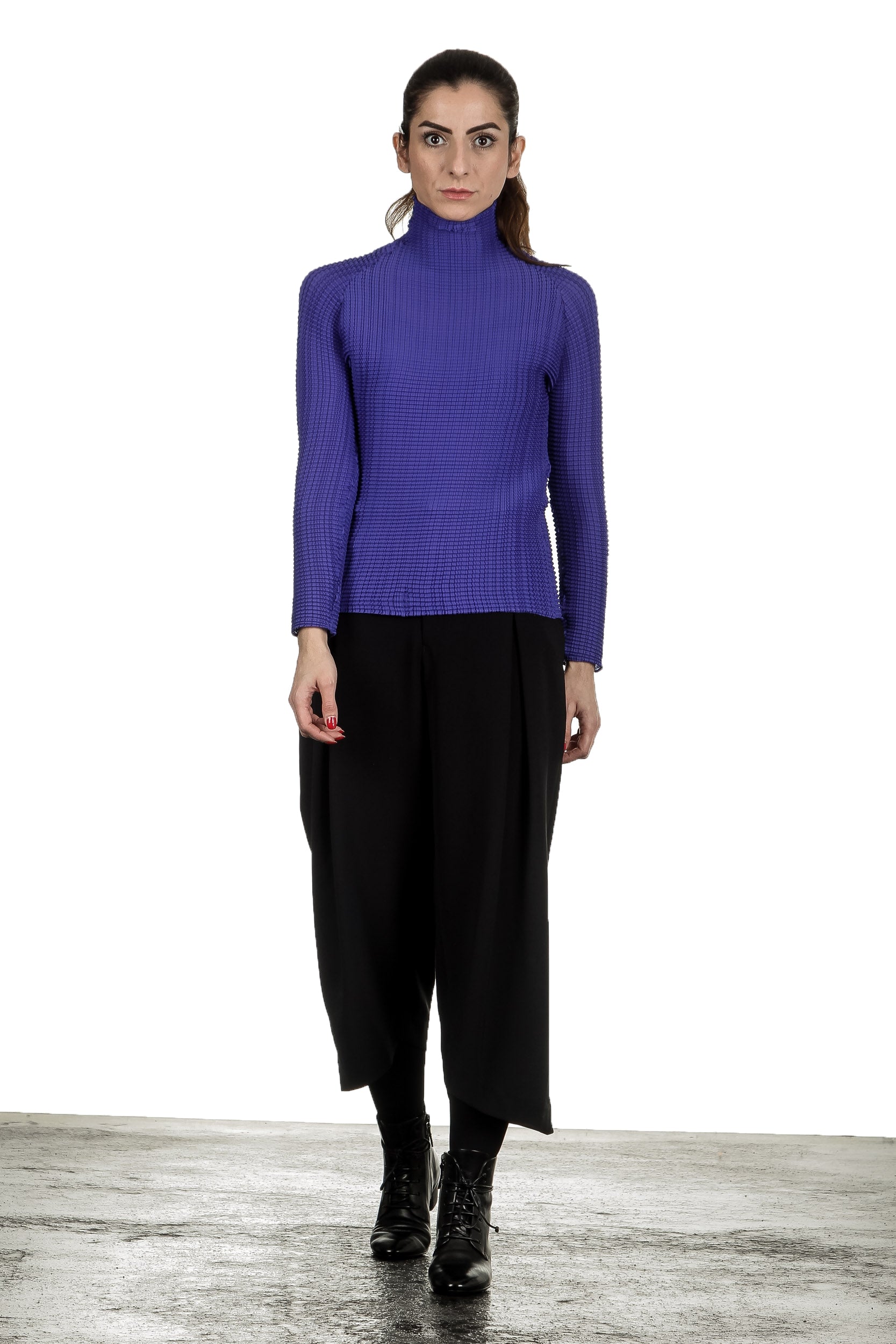 Issey Miyake Damen Avantgarde Plissé Langarm Shirt mit Stehkragen blau