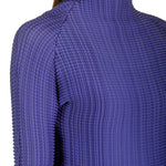 Issey Miyake Damen Avantgarde Plissé Langarm Shirt mit Stehkragen blau