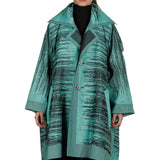 Issey Miyake Damen geflochtener Oversized Mantel türkis