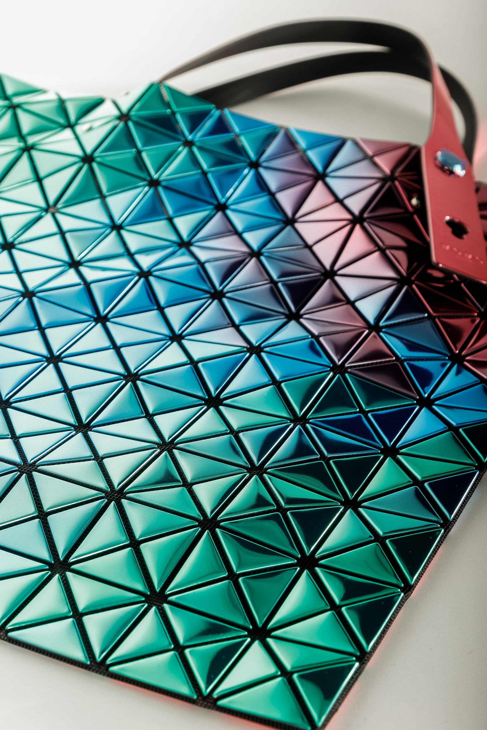 BAO BAO ISSEY MIYAKE Platinum Iridescent multicolor