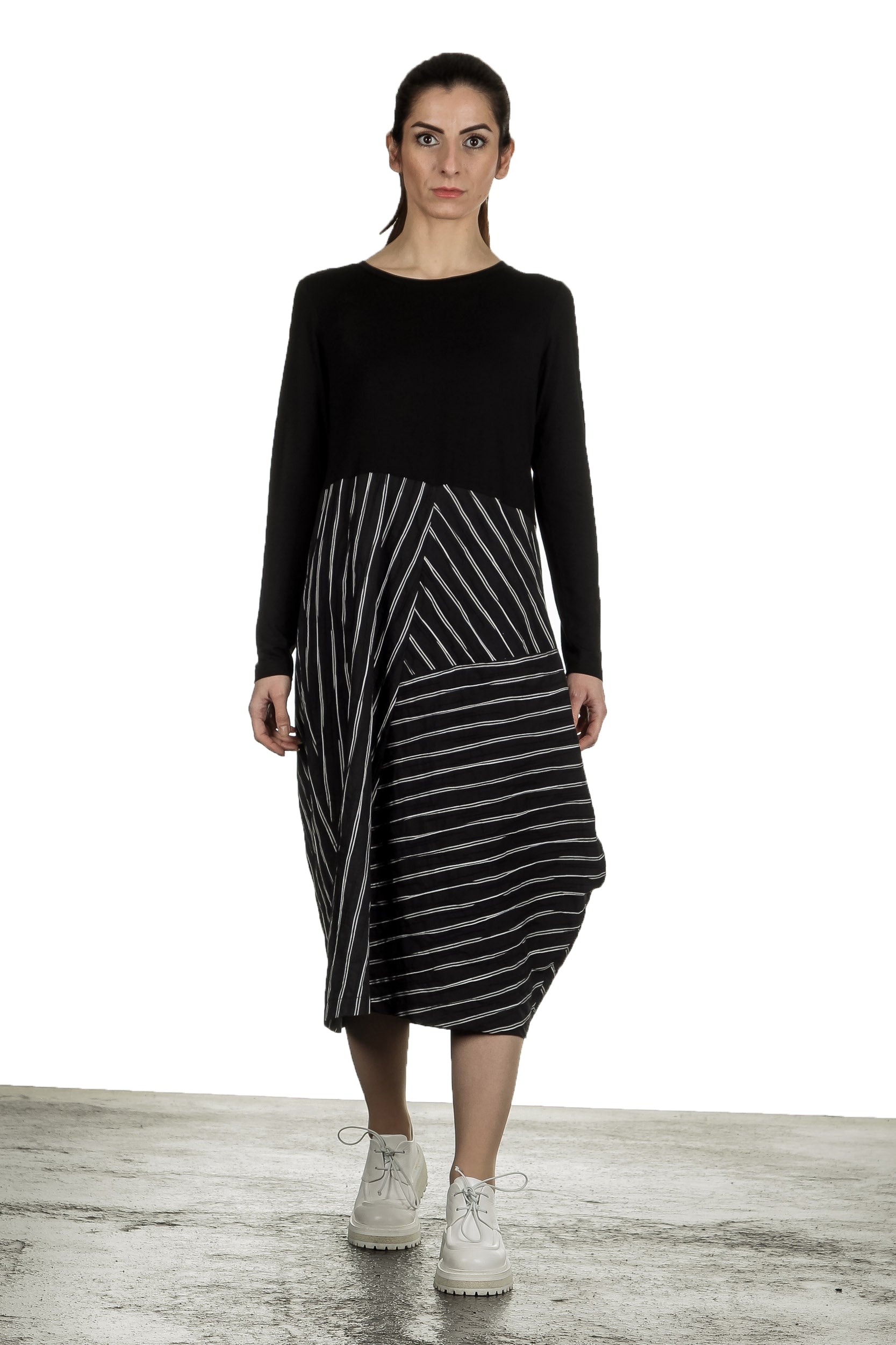 Yukai Damen Kleid Asymetrisch mit Streifen schwarz