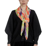 ISSEY MIYAKE PLEATS PLEASE Schal mit grafischem Print mehrfarbig