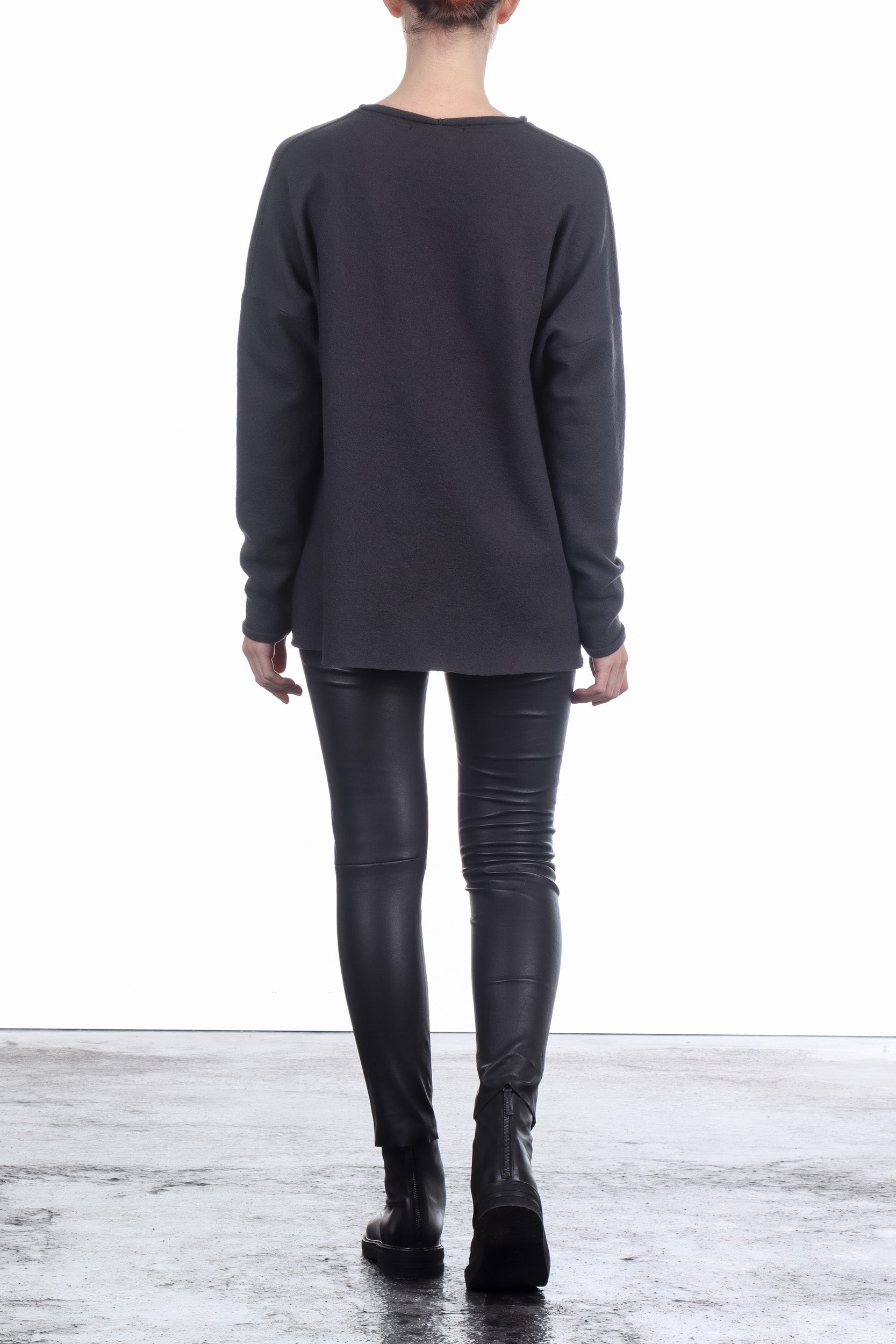 Katharina Hovman Damen V-Pullover oversized grau