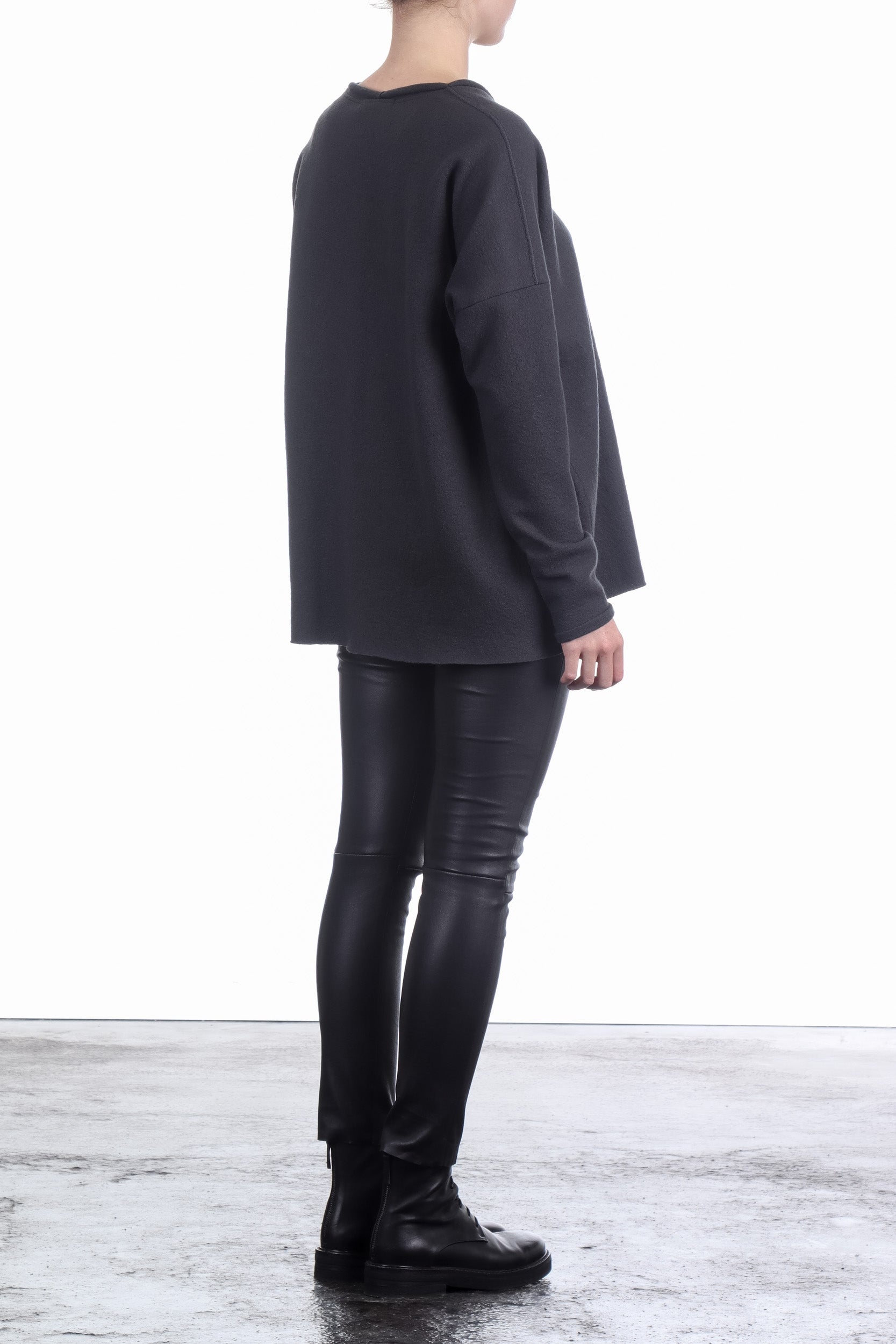 Katharina Hovman Damen V-Pullover oversized grau
