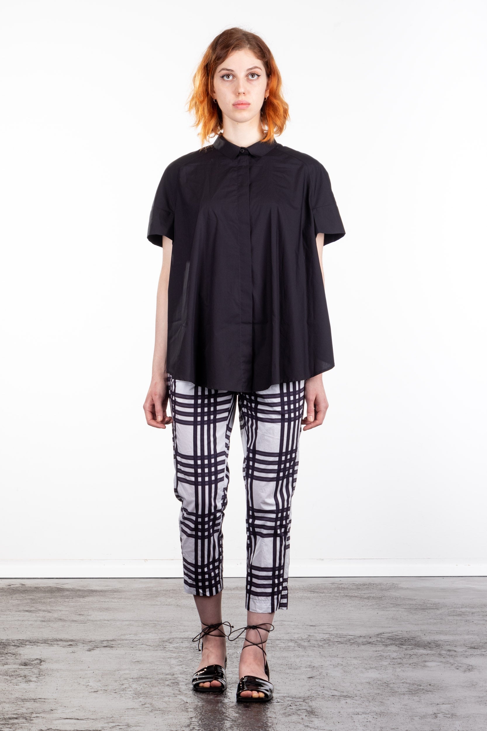 Rundholz Damen Bluse Kurzarm ausgestellt schwarz