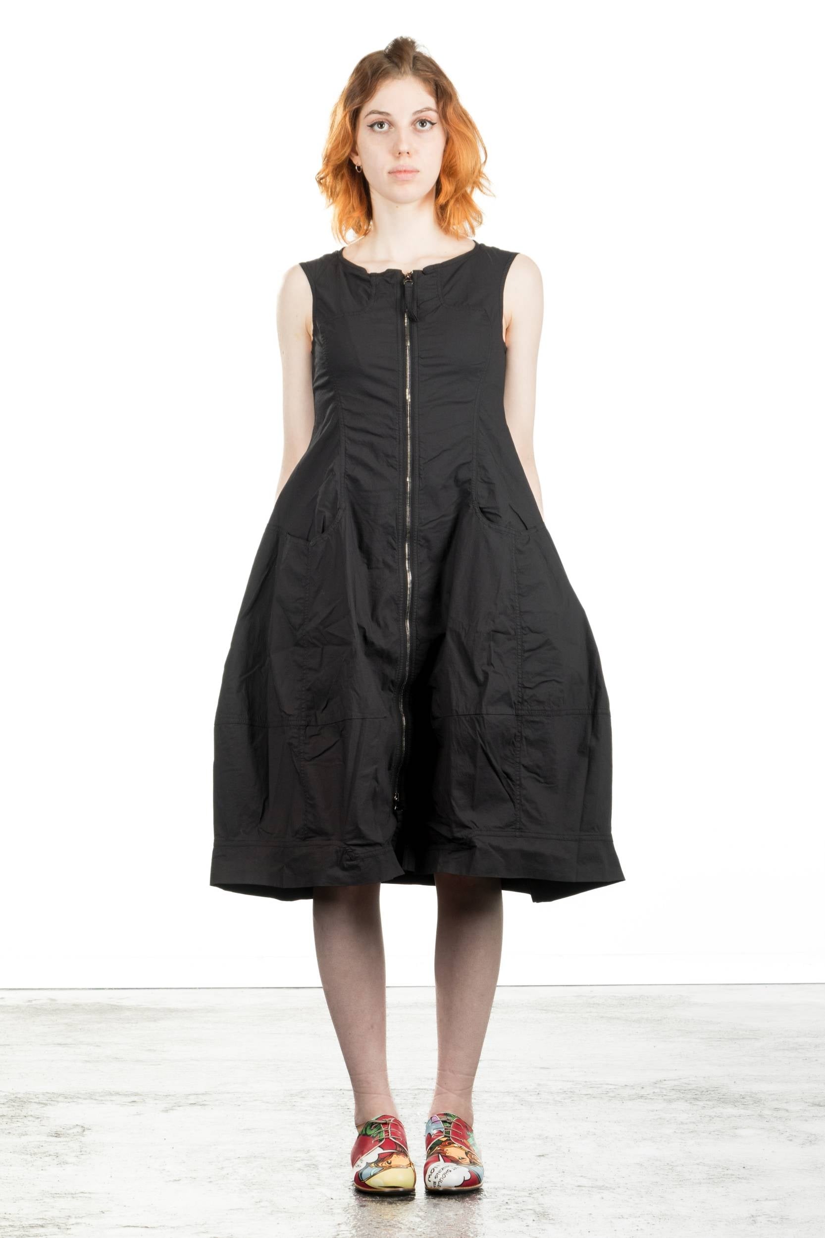 Rundholz Dip Damen Kleid mit ausgestelltem Rock schwarz