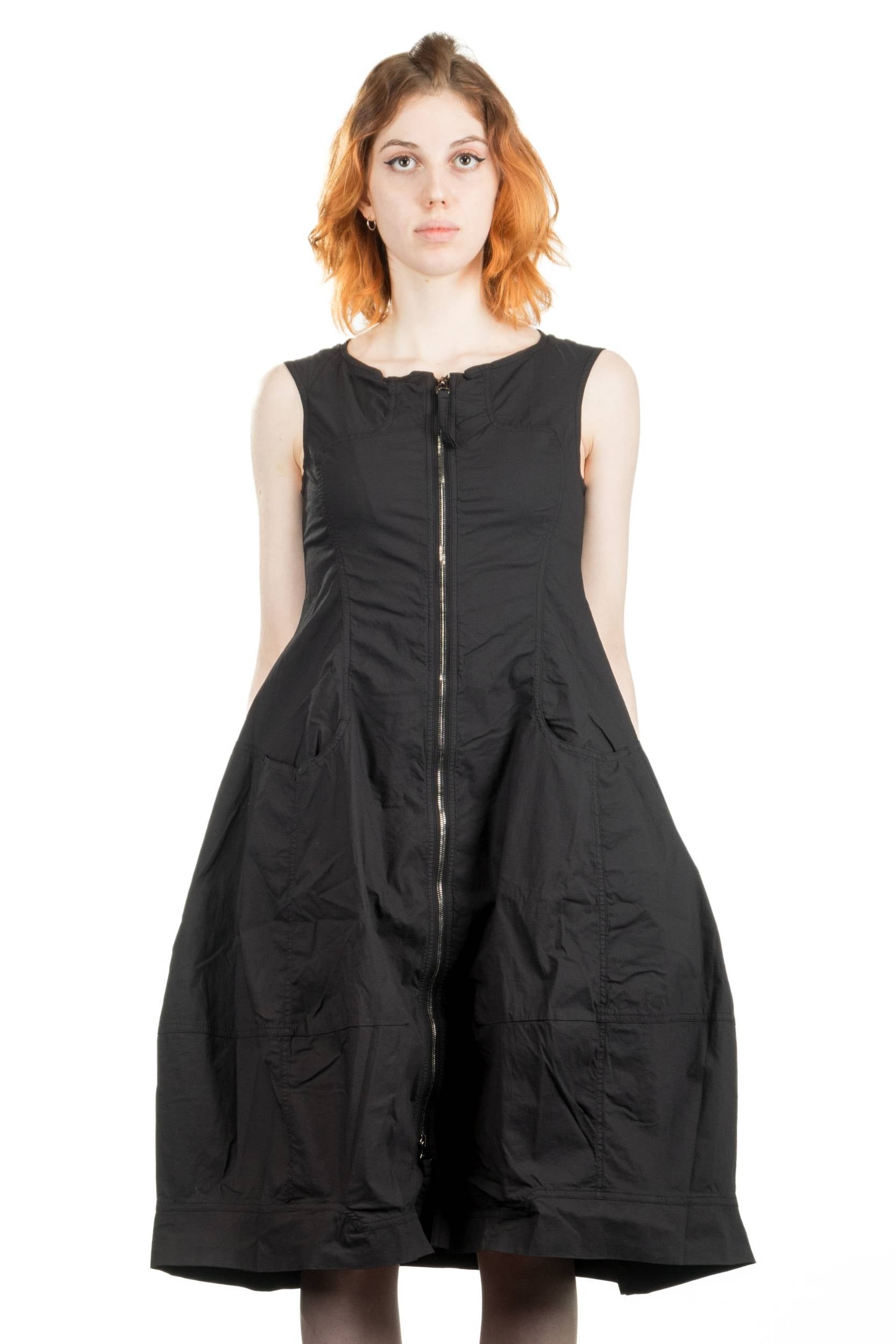 Rundholz Dip Damen Kleid mit ausgestelltem Rock schwarz