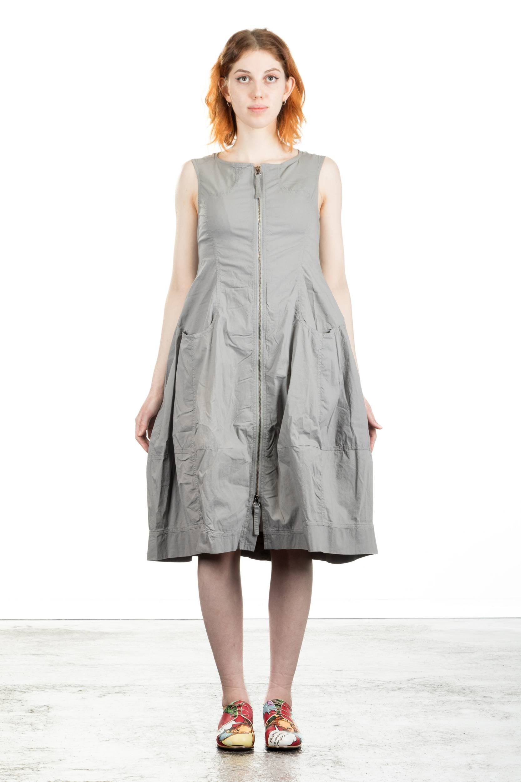 Rundholz Dip Damen Kleid mit ausgestelltem Rock grau