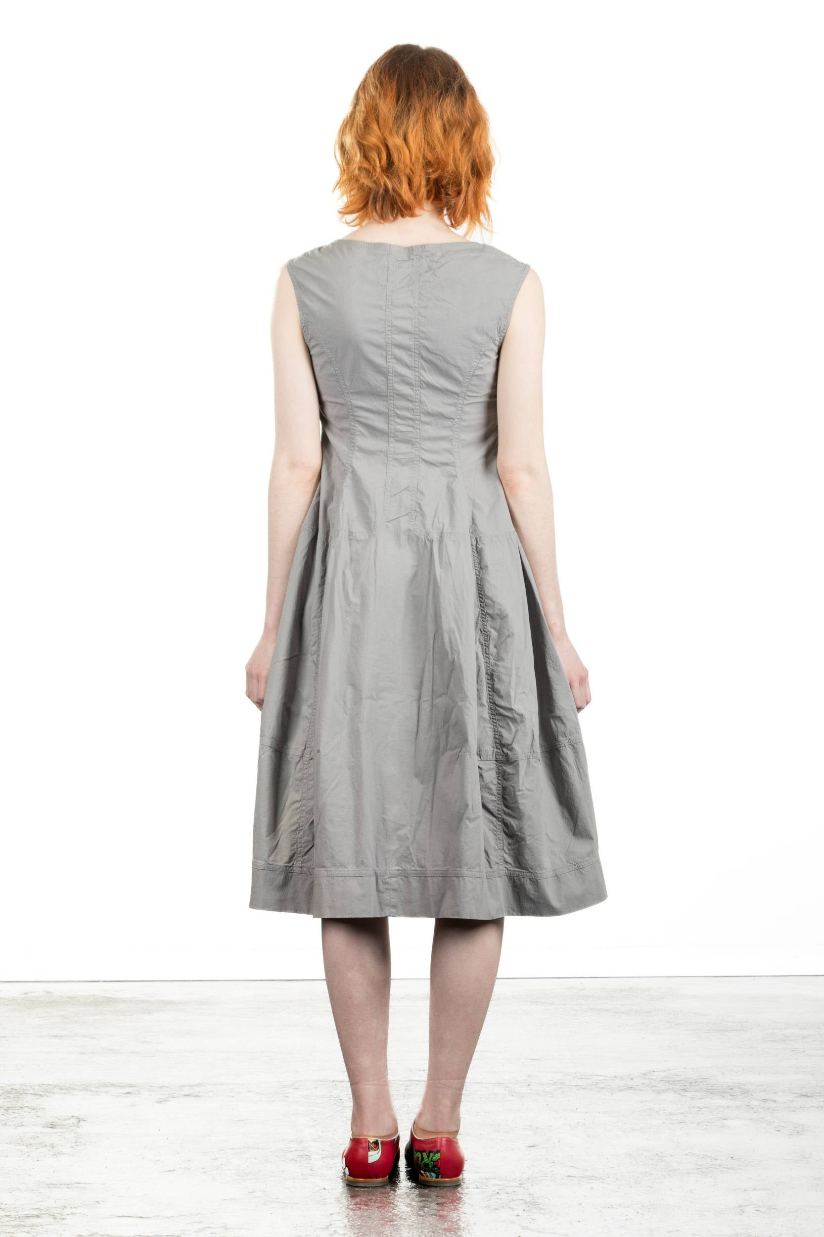 Rundholz Dip Damen Kleid mit ausgestelltem Rock grau
