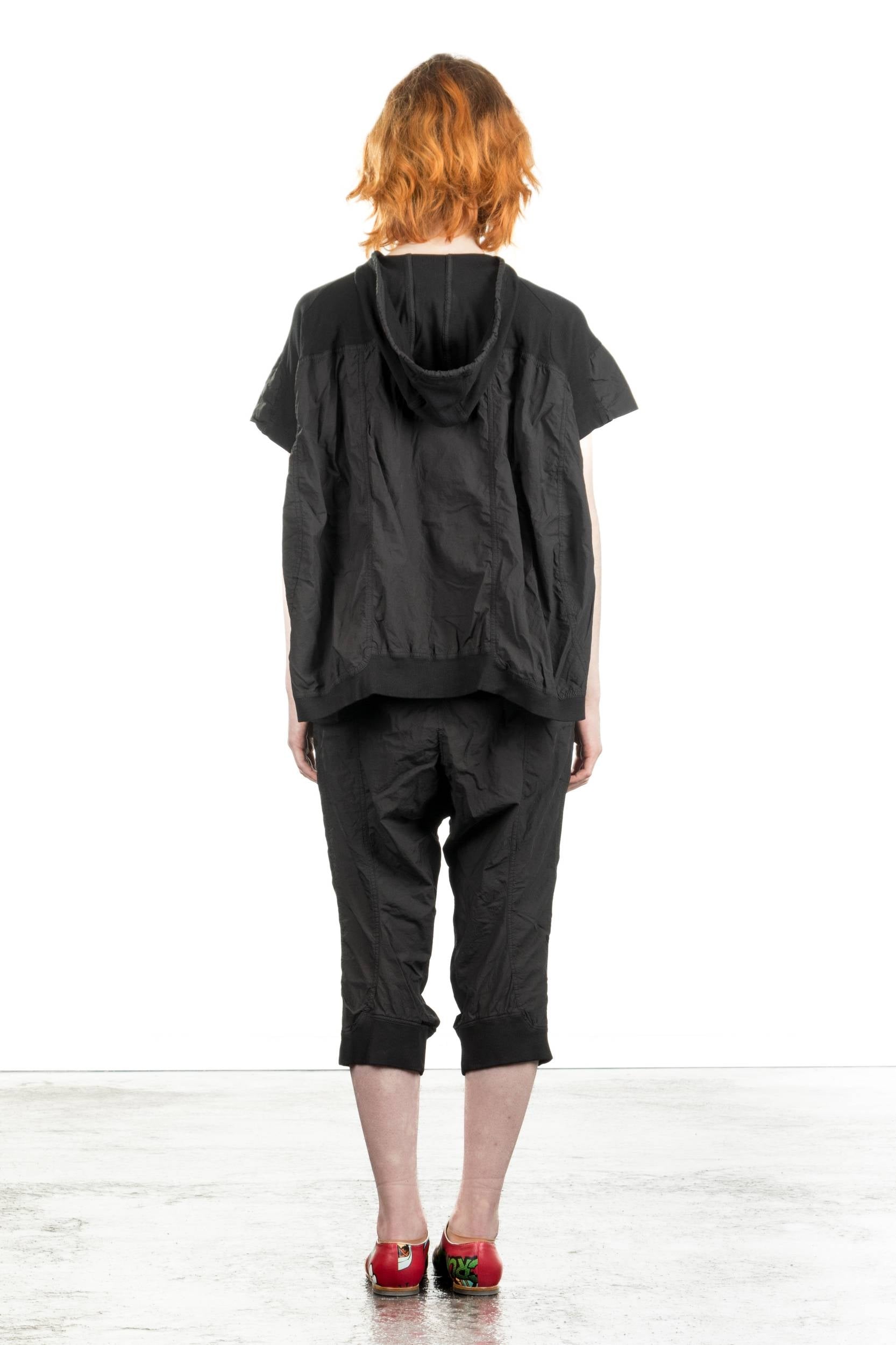 Rundholz Dip Damen Jacke mit Kapuze kurzarm oversized schwarz
