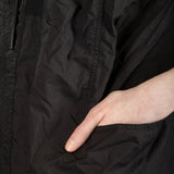 Rundholz Dip Damen Jacke mit Kapuze kurzarm oversized schwarz