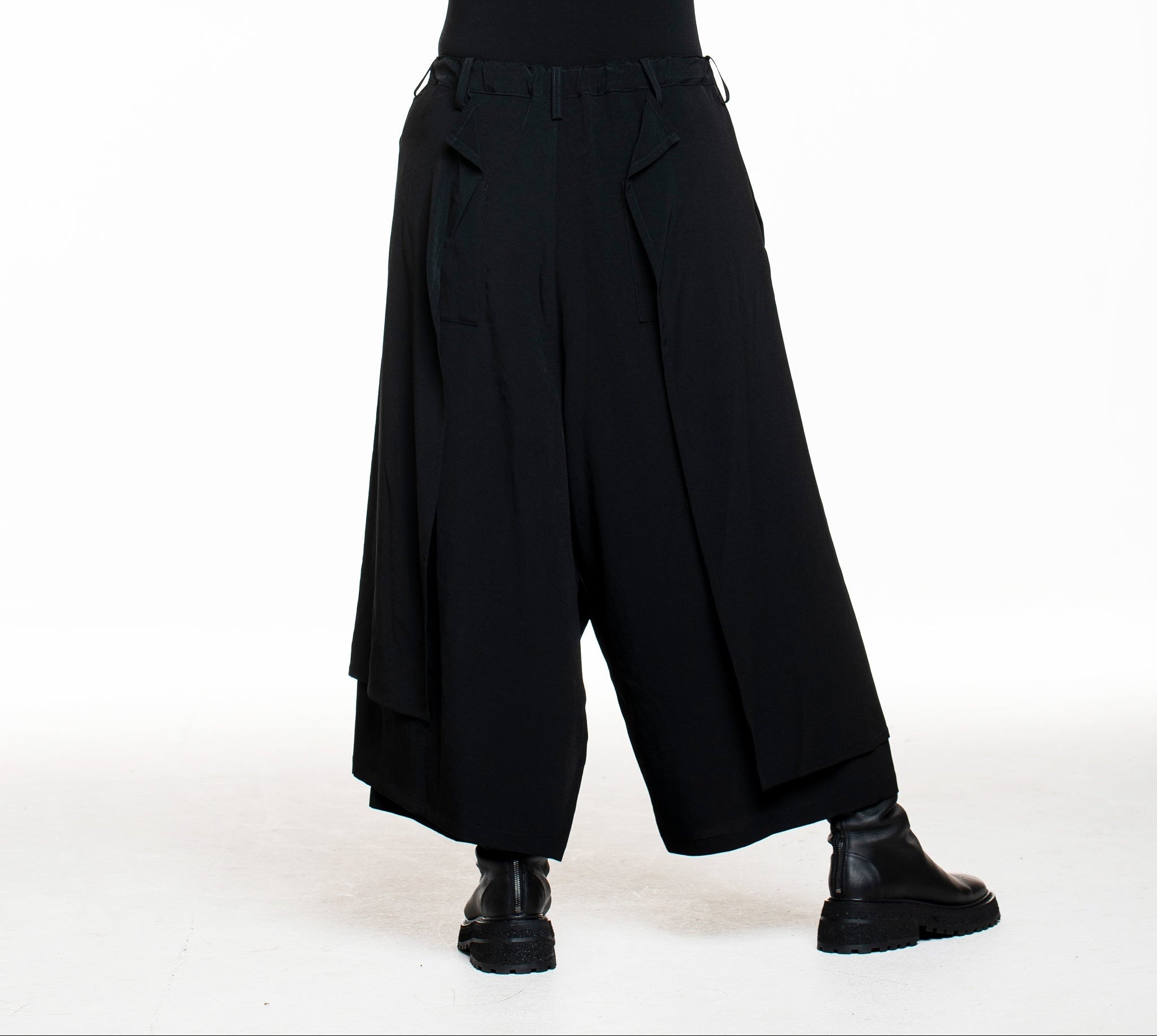 Yohji Yamamoto Wrap-Hose schwarz – Rückenansicht