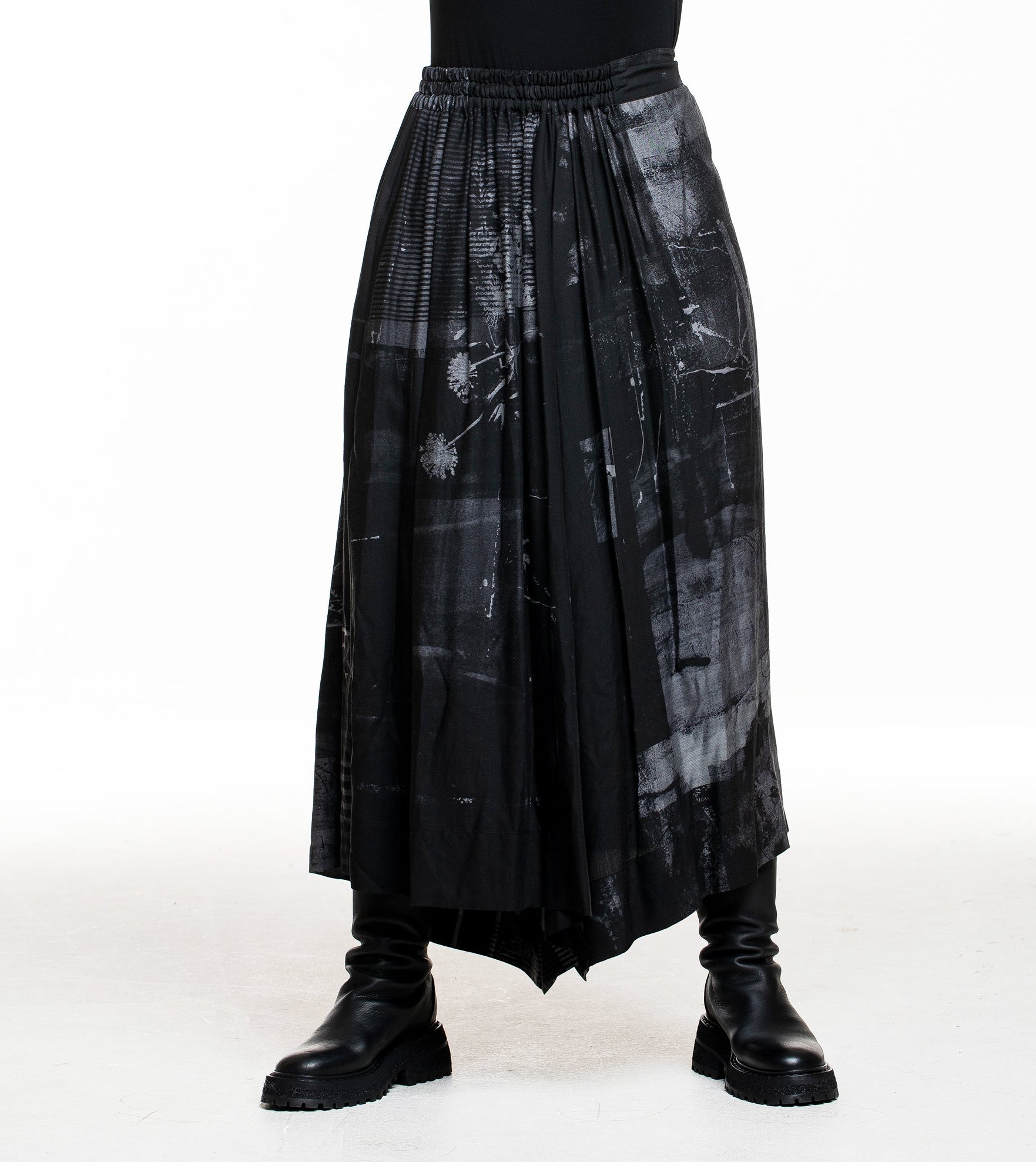 Y’s Yohji Yamamoto weite Drapier‑Hose, schwarz‑blau