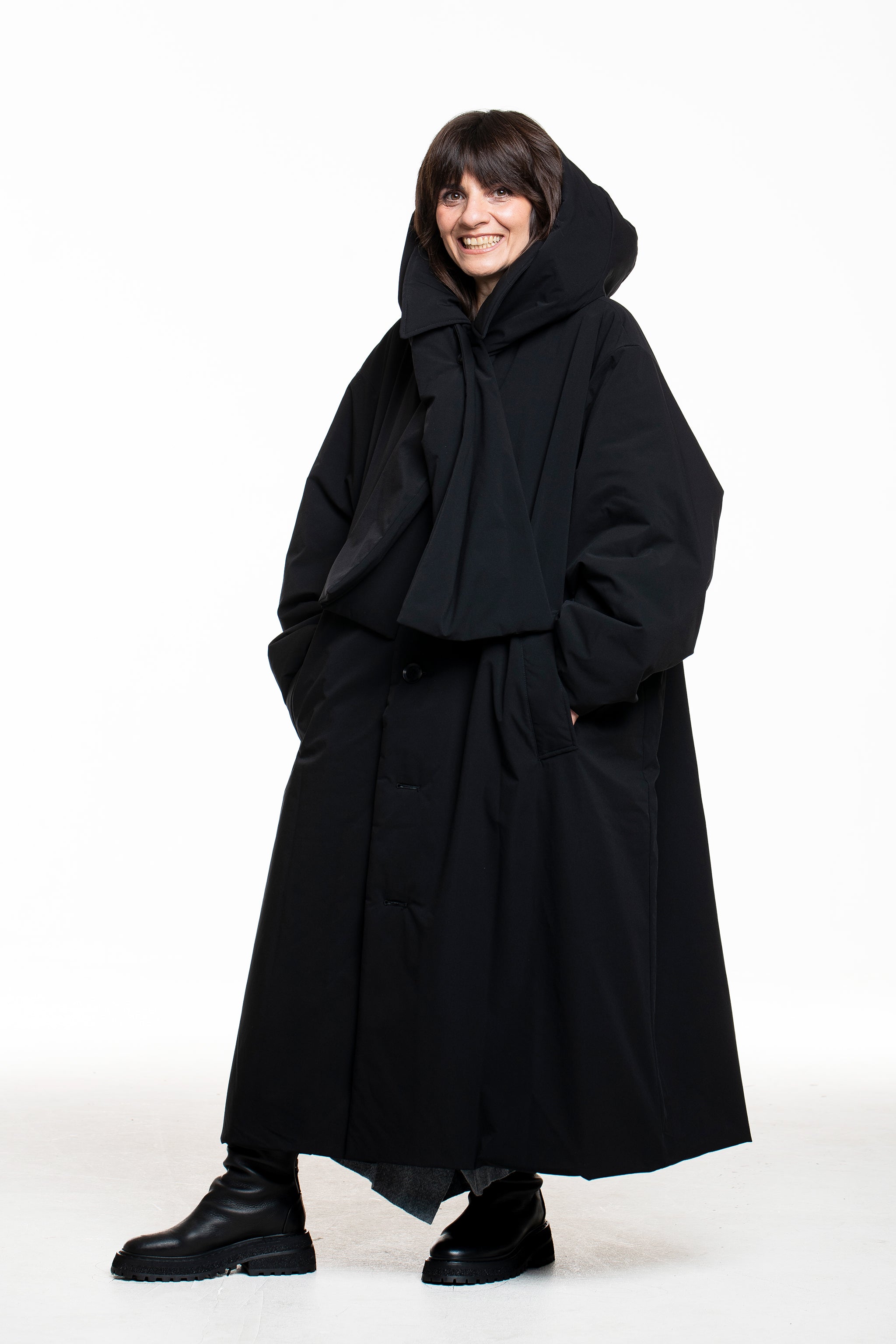 Y’s Yohji Yamamoto Oversize‑Langjacke, schwarz, Kapuze – Detail